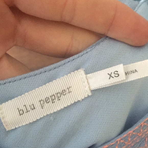 🌷 Light blue dress with pink stitching - Picture 7 of 7